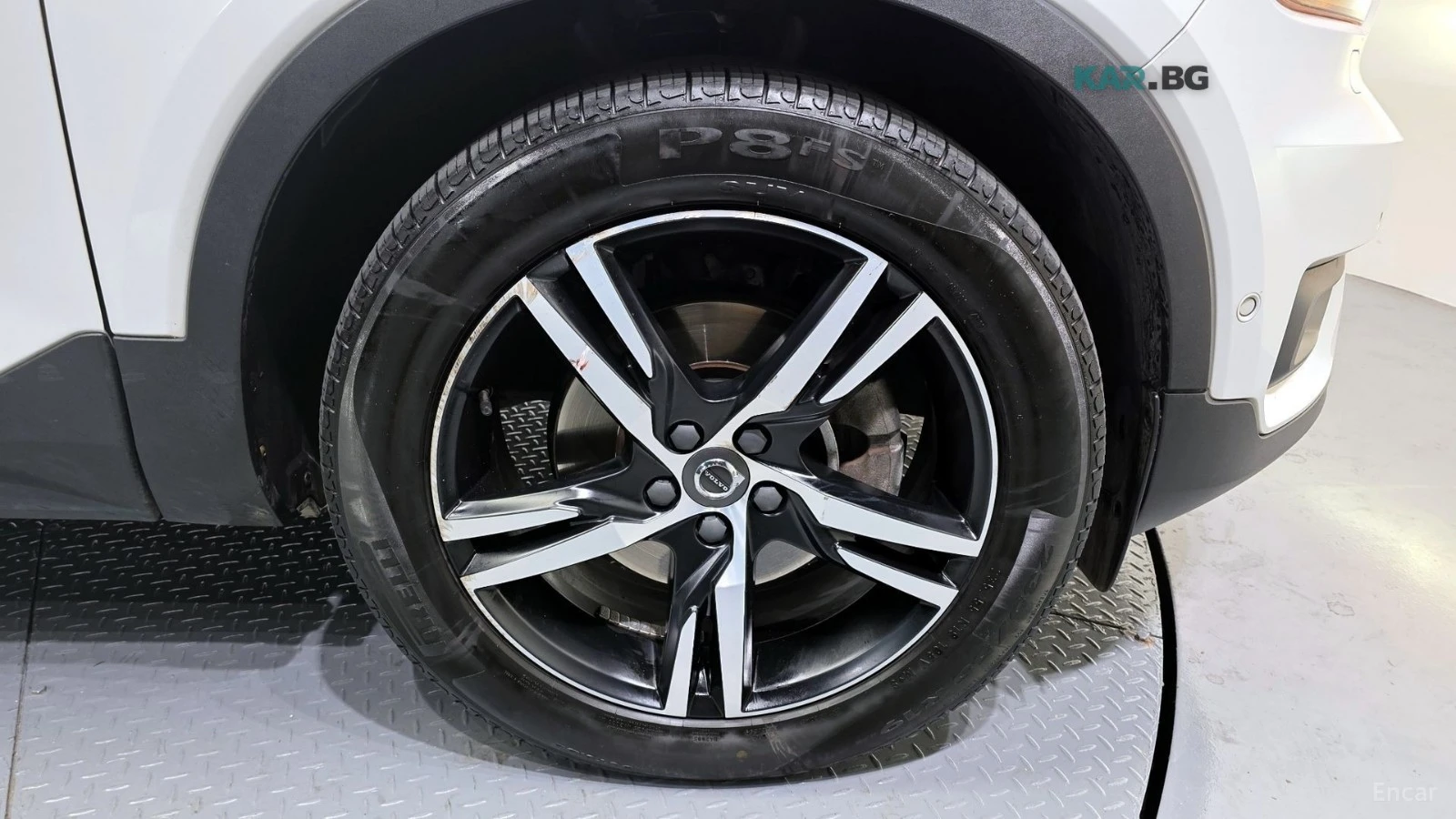 Volvo XC40 T4* R-Design* ПОДГРЕВ* ДИСТРОНИК* КАМЕРА* , снимка 17 - Автомобили и джипове - 55390960