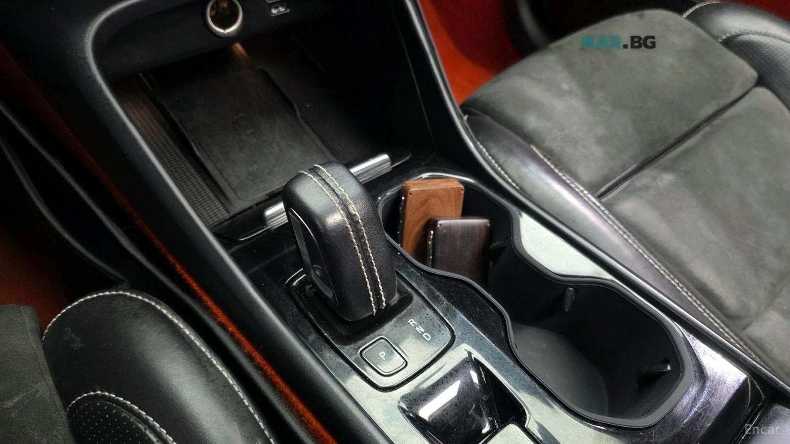 Volvo XC40 T4* R-Design* ПОДГРЕВ* ДИСТРОНИК* КАМЕРА* , снимка 11 - Автомобили и джипове - 55390960