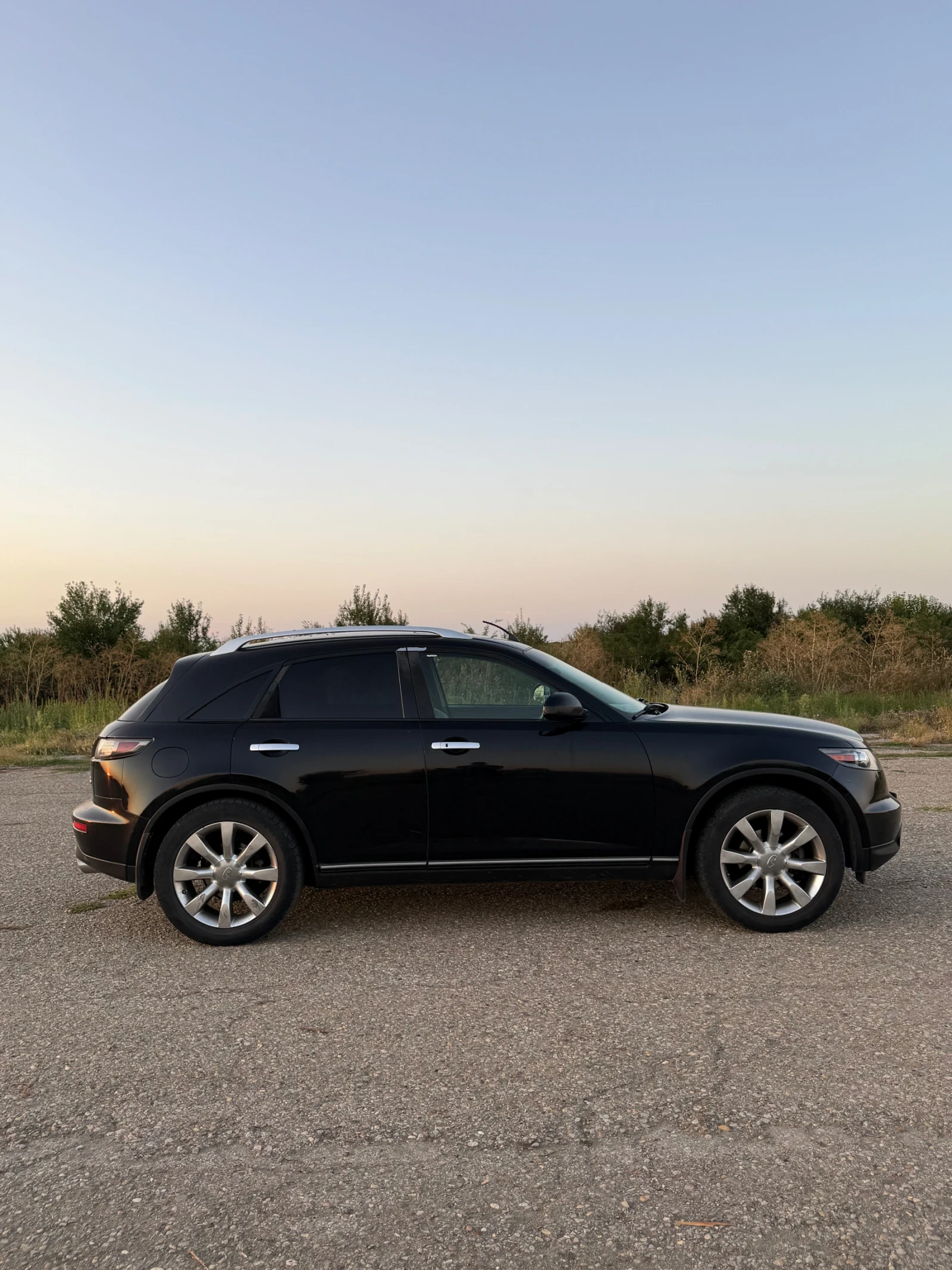 Infiniti Fx 35, снимка 4 - Автомобили и джипове - 55695792