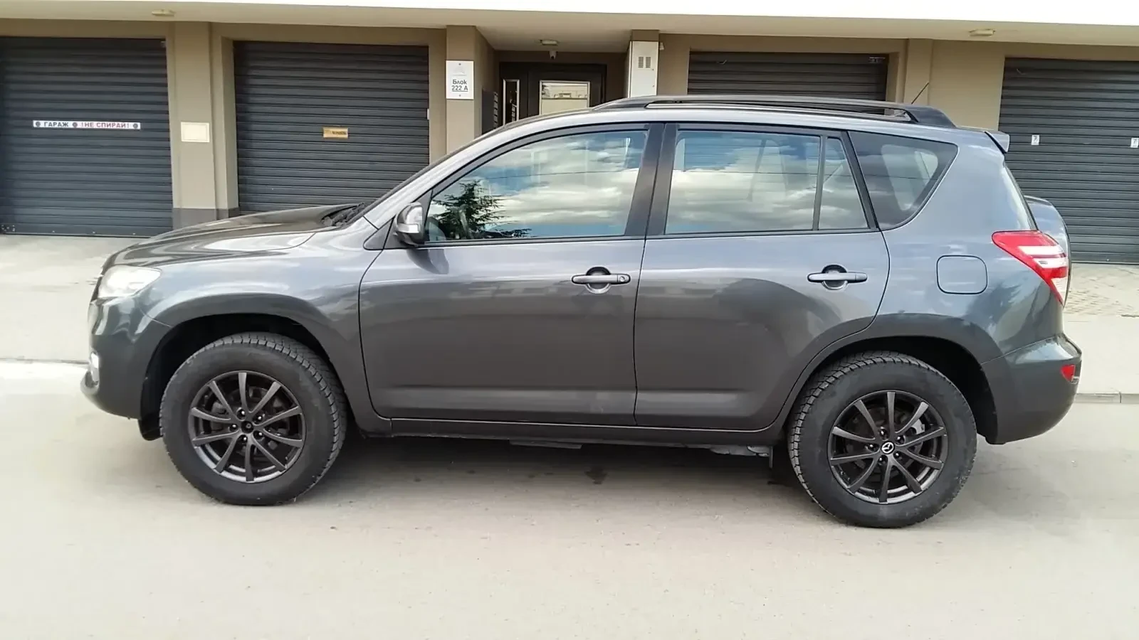 Toyota Rav4 2.0i16v-4x4-Valve Matic., снимка 8 - Автомобили и джипове - 55904727