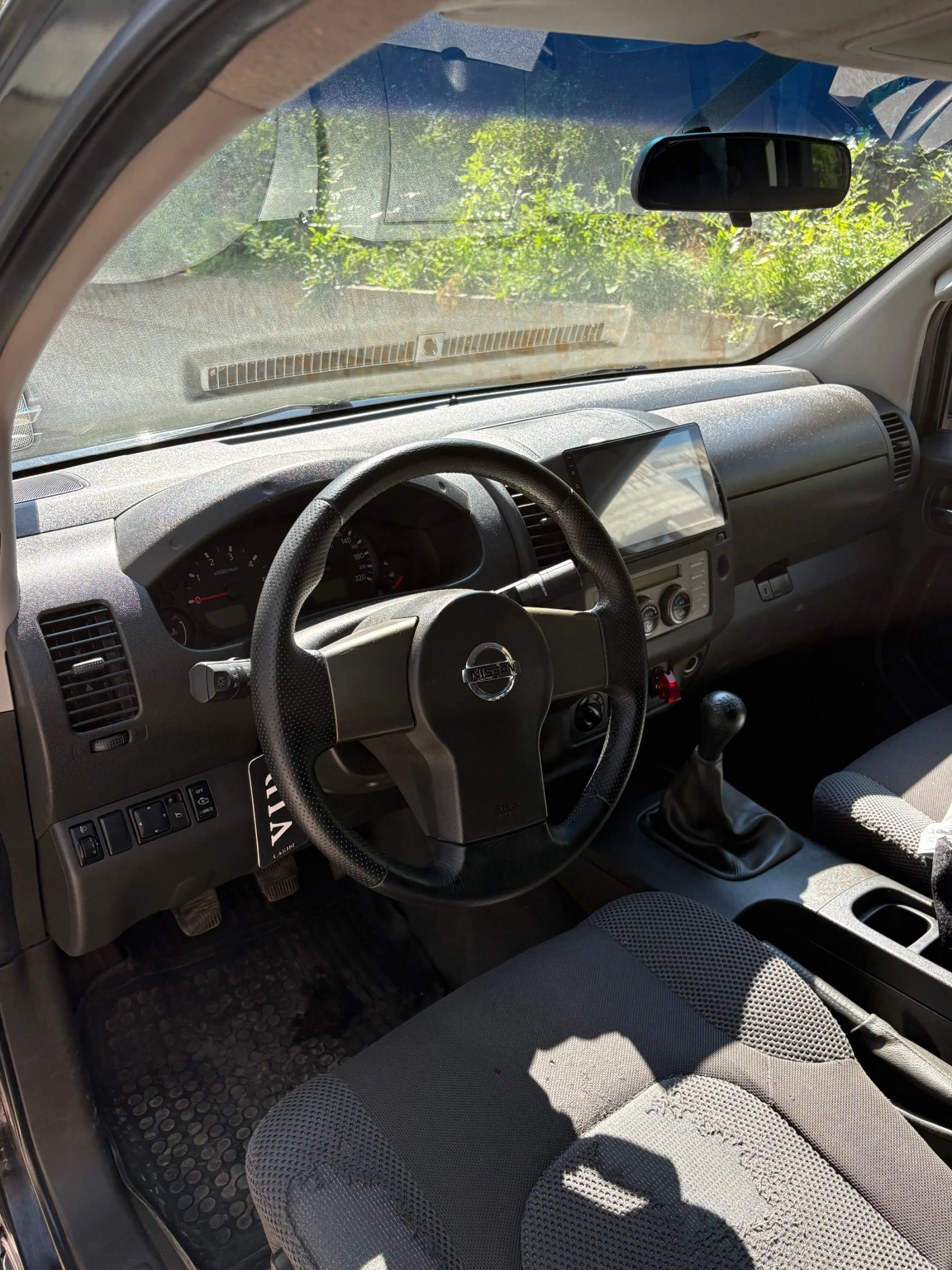 Nissan Navara 2.5D, снимка 6 - Автомобили и джипове - 56138712
