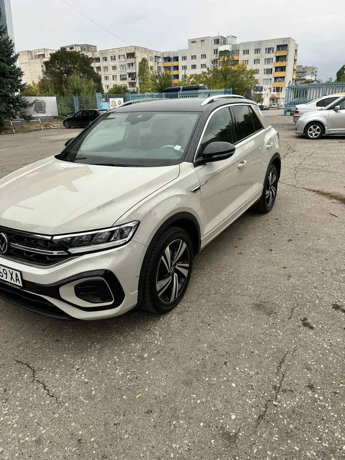 VW T-Roc, снимка 8 - Автомобили и джипове - 56260085