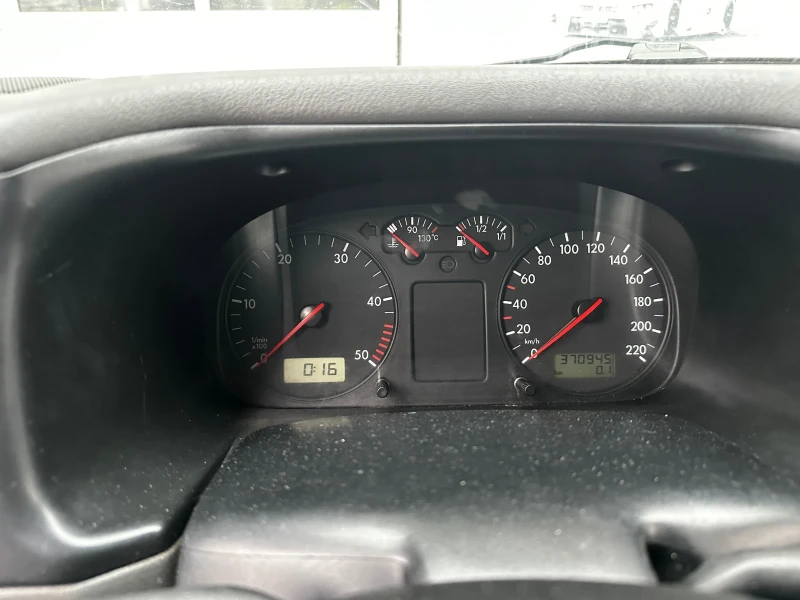 VW T4 2.5TDi ПЪТНИЧЕСКИ, снимка 10 - Бусове и автобуси - 53036766