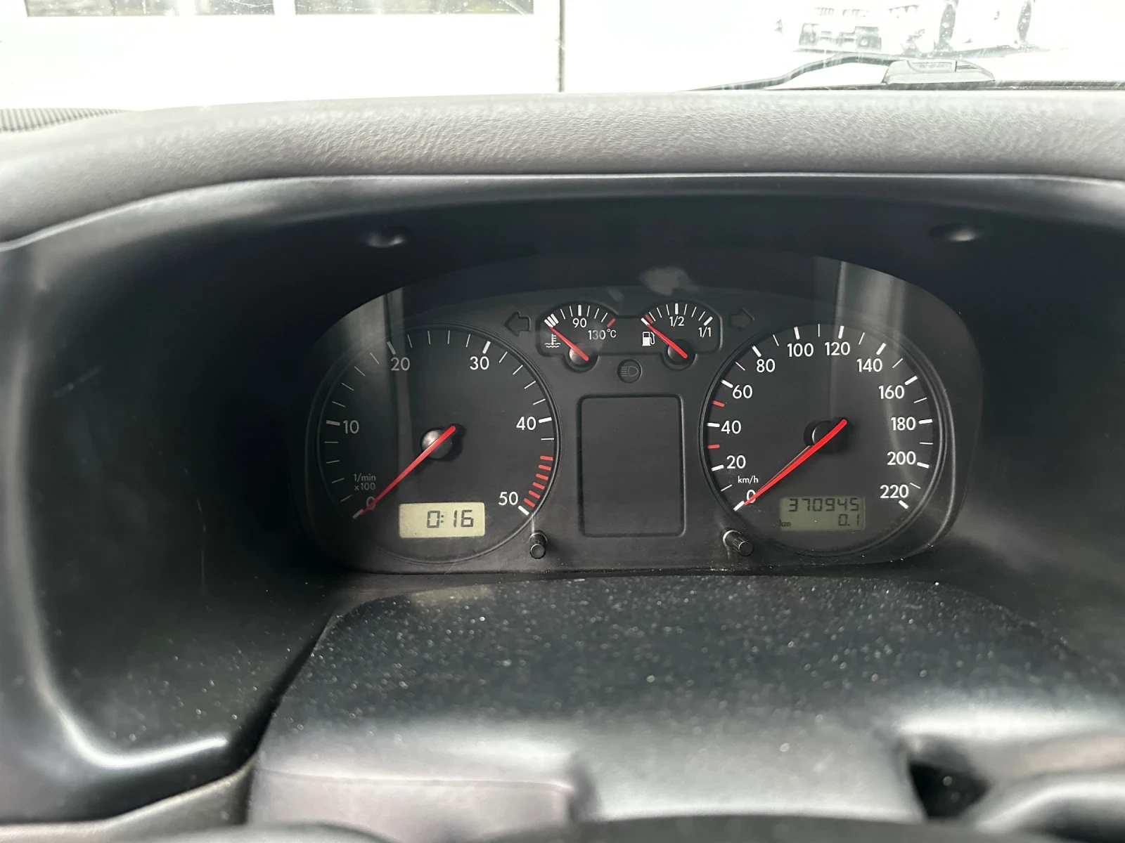 VW T4 2.5TDi ПЪТНИЧЕСКИ - изображение 10