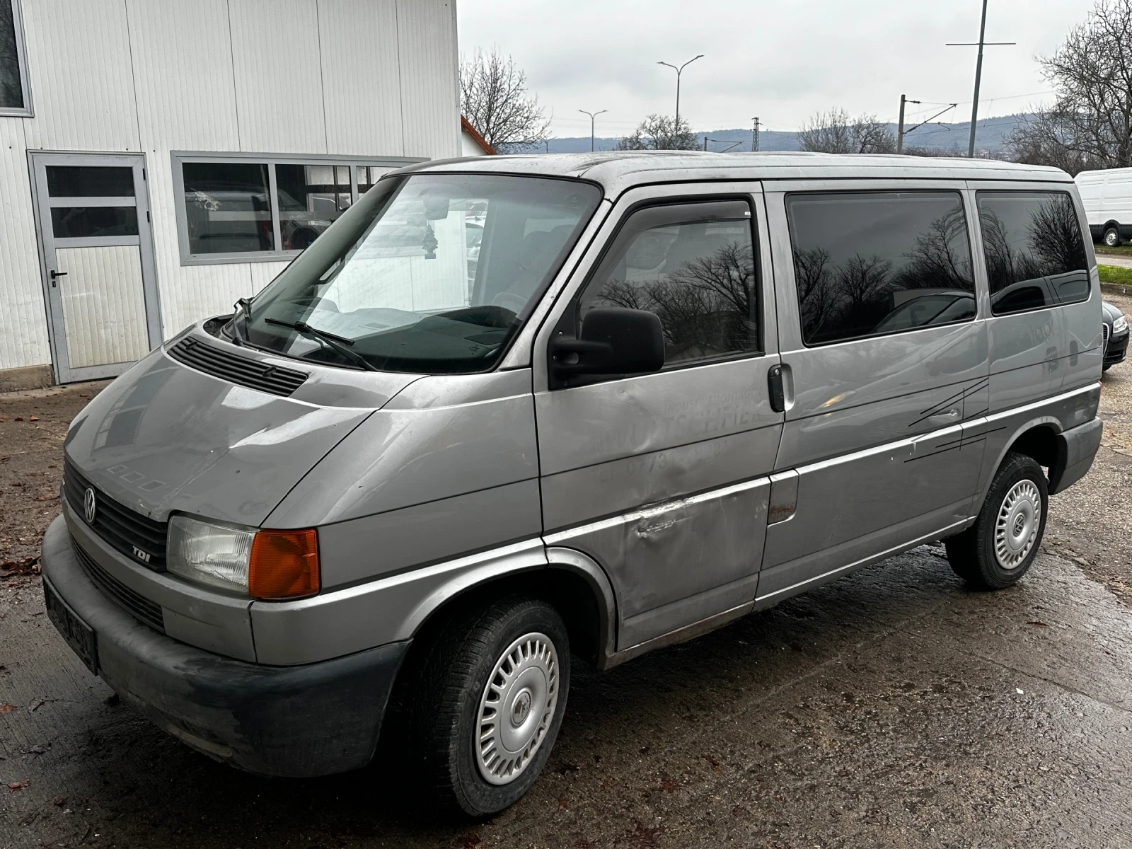 VW T4 2.5TDi ПЪТНИЧЕСКИ - изображение 2