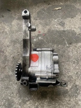 Маслена помпа за Mercedes 3.2cdi V6 -  6421801600 6421810901 6421801700, снимка 1