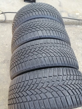 Гуми Зимни 225/45R17, снимка 4 - Гуми и джанти - 47393548