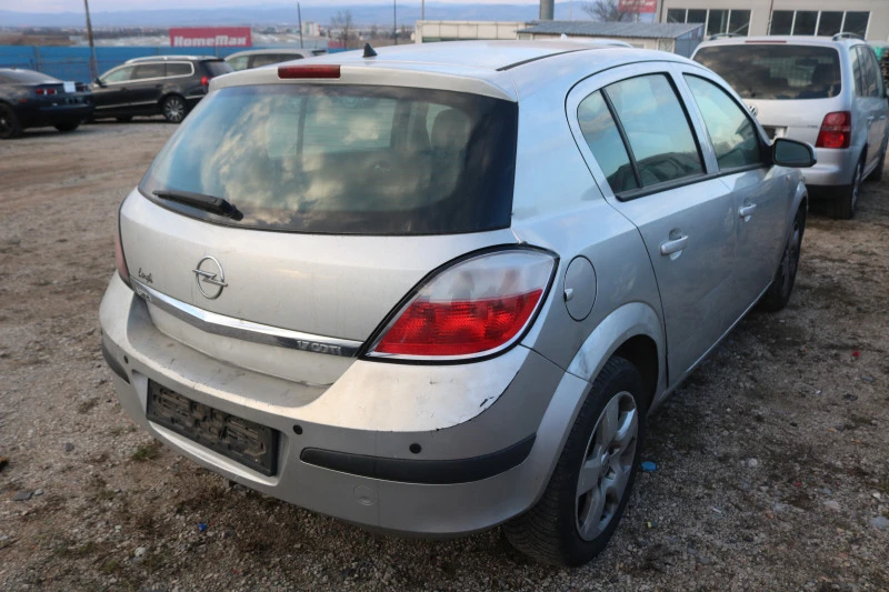 Opel Astra 1.7 CDTI, снимка 3 - Автомобили и джипове - 44208128