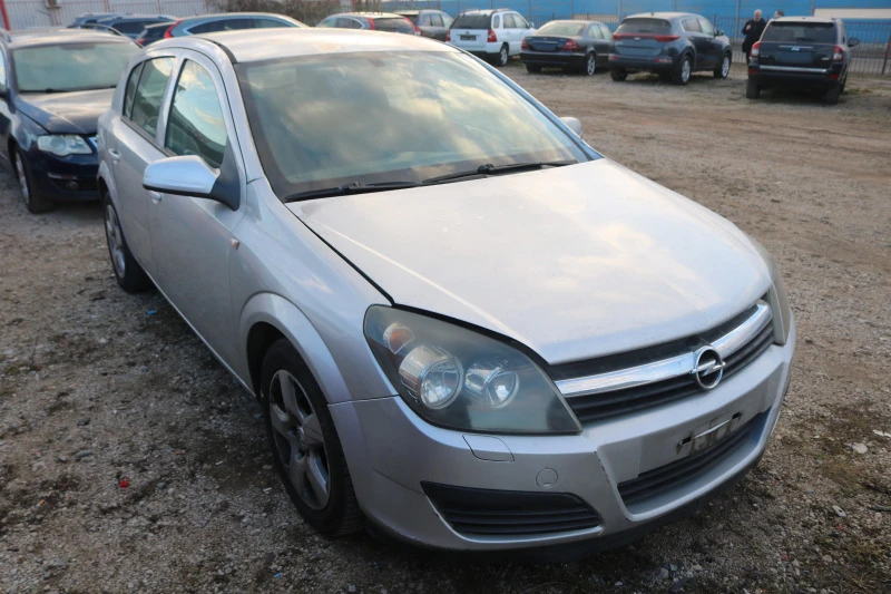 Opel Astra 1.7 CDTI, снимка 2 - Автомобили и джипове - 44208128