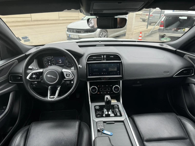 Jaguar XE, снимка 4 - Автомобили и джипове - 48703321