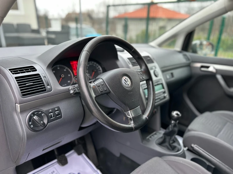 VW Touran Face* 1.9TDI* 105кс* КЛИМАТРОНИК, снимка 10 - Автомобили и джипове - 49378935