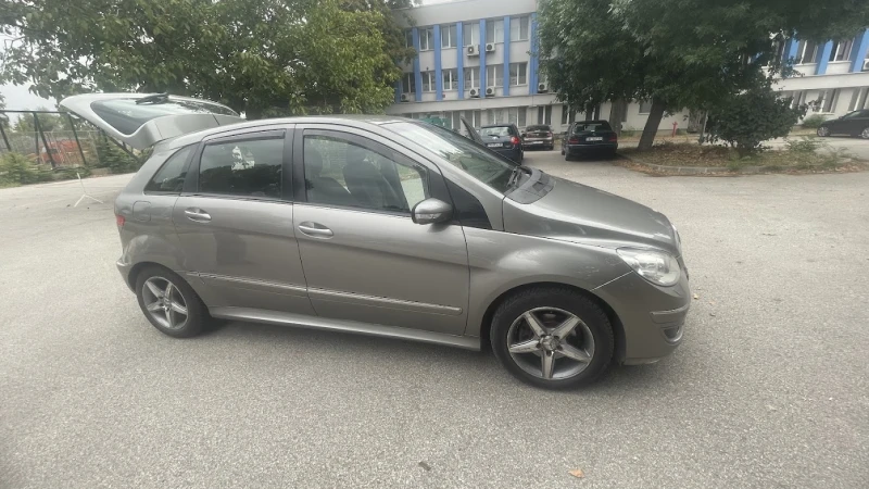 Mercedes-Benz B 200 AMG, снимка 13 - Автомобили и джипове - 52668142