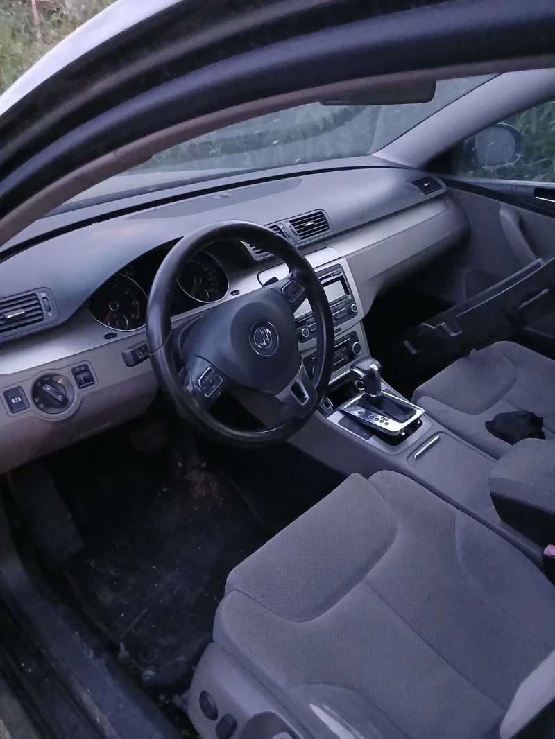VW Passat 1.4, снимка 4 - Автомобили и джипове - 52805894