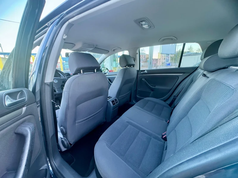 VW Golf 1.9 SDI, снимка 11 - Автомобили и джипове - 51829634