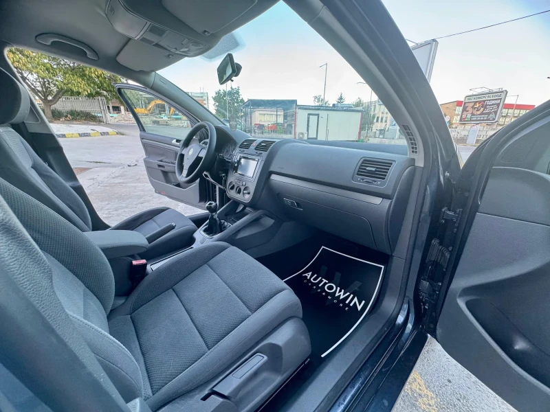 VW Golf 1.9 SDI, снимка 12 - Автомобили и джипове - 51829634