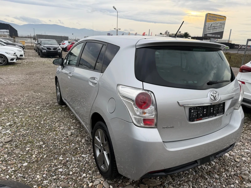 Toyota Verso 1.6 D , снимка 8 - Автомобили и джипове - 52469218