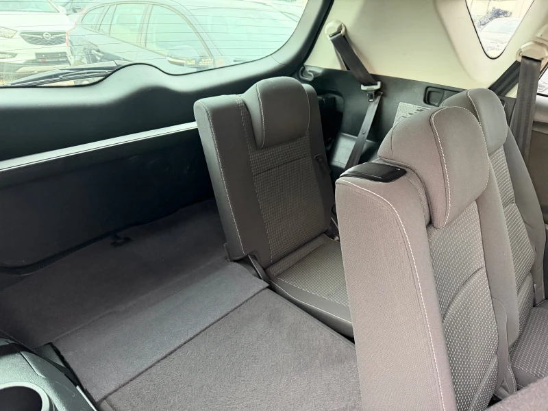 Toyota Verso 1.6 D , снимка 15 - Автомобили и джипове - 52469218