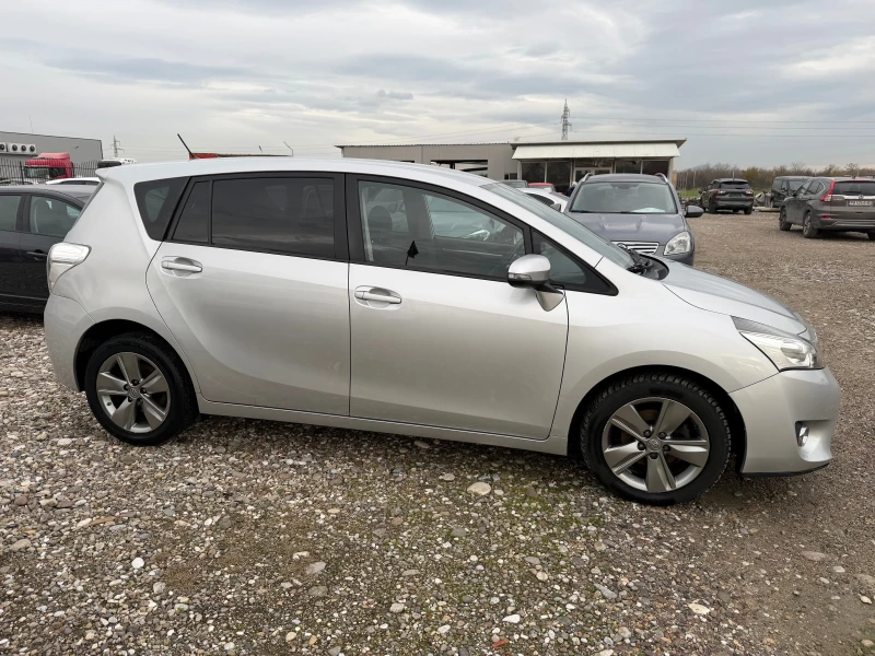 Toyota Verso 1.6 D , снимка 10 - Автомобили и джипове - 52469218