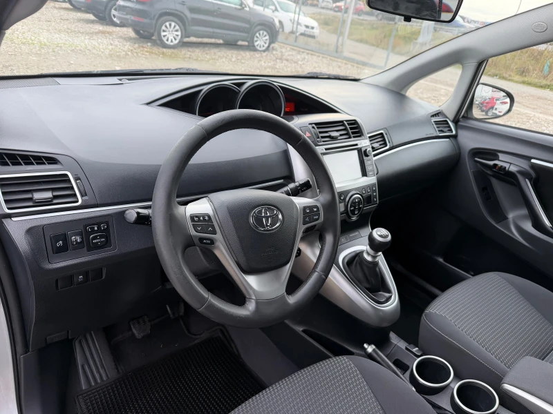 Toyota Verso 1.6 D , снимка 5 - Автомобили и джипове - 52469218