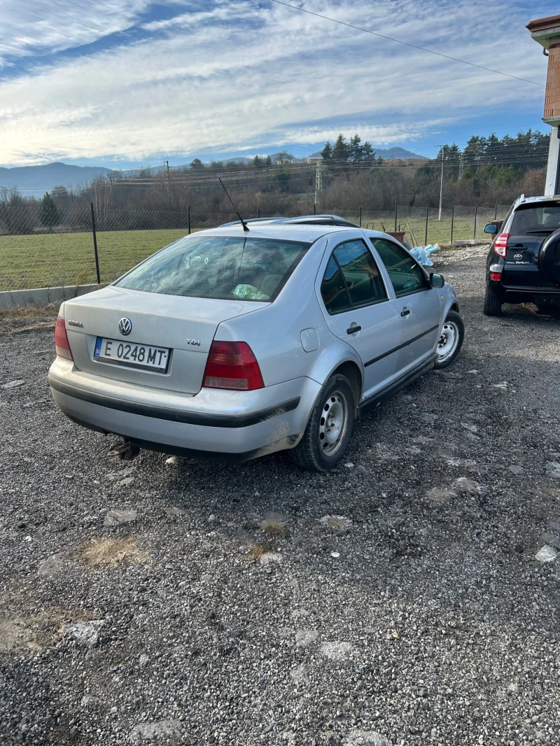 VW Bora 1.9TDI, снимка 2 - Автомобили и джипове - 52830485