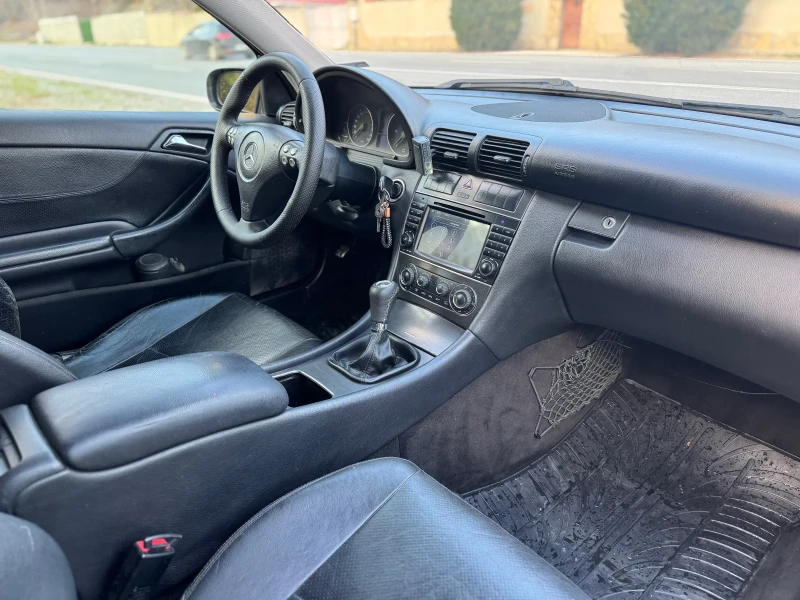 Mercedes-Benz C 220, снимка 7 - Автомобили и джипове - 52860026