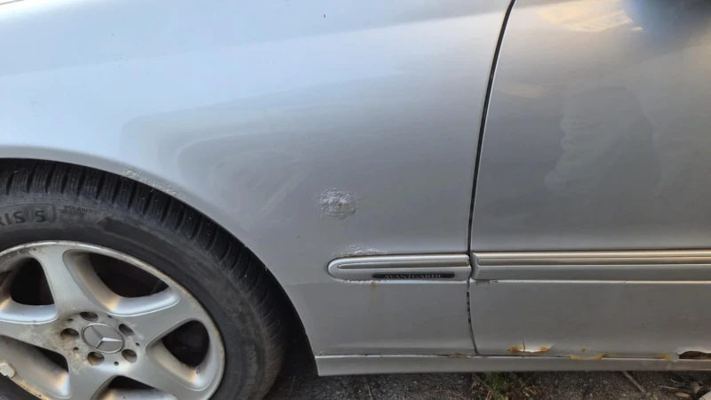 Mercedes-Benz C 240 Avangarde, снимка 10 - Автомобили и джипове - 53141827