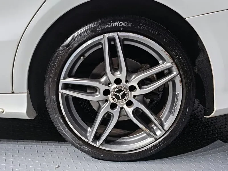 Mercedes-Benz CLA 2.5, снимка 5 - Автомобили и джипове - 54287650