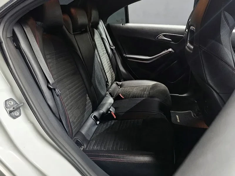 Mercedes-Benz CLA 2.5, снимка 12 - Автомобили и джипове - 54287650