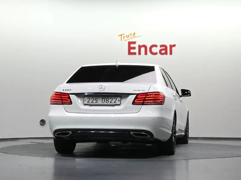 Mercedes-Benz E 220 Bluetech Avant Garde Sports - САМО 30% АВАНС, снимка 7 - Автомобили и джипове - 55926903