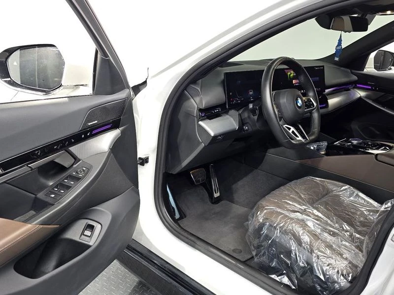 BMW 523 523D M Sport, снимка 10 - Автомобили и джипове - 55963590