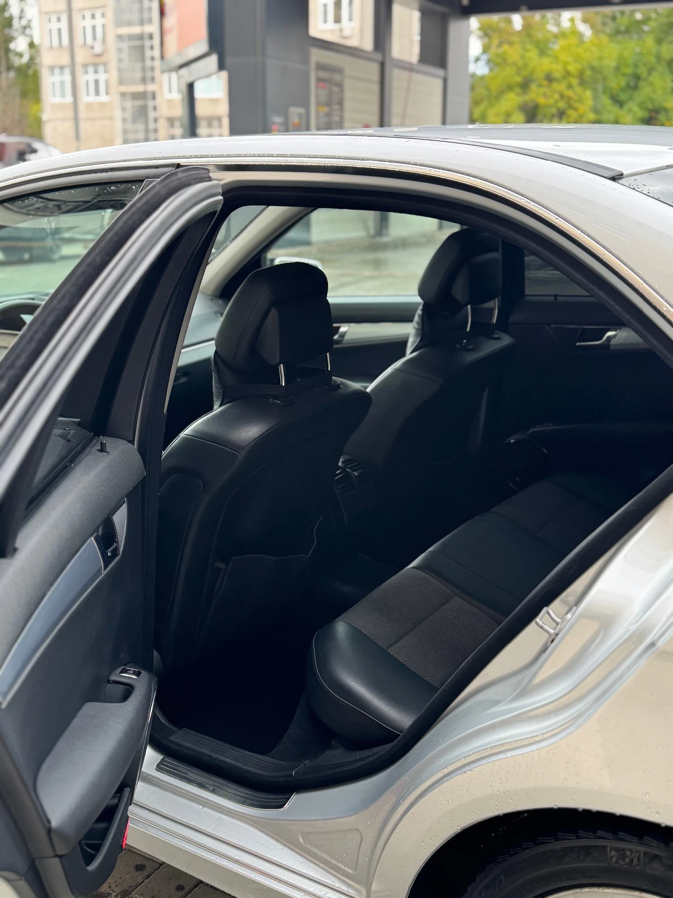 Mercedes-Benz C 220 БЕЗ АНАЛОГ! РЕАЛНИ КИЛОМЕТРИ - изображение 10