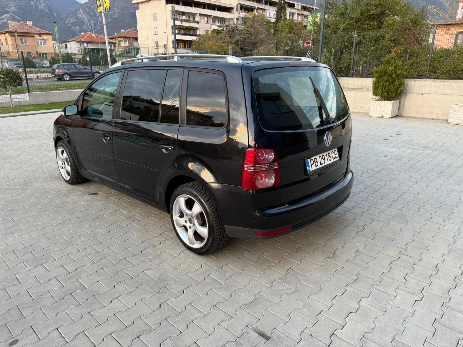 VW Touran 2.0TDI, Автоматик - изображение 5