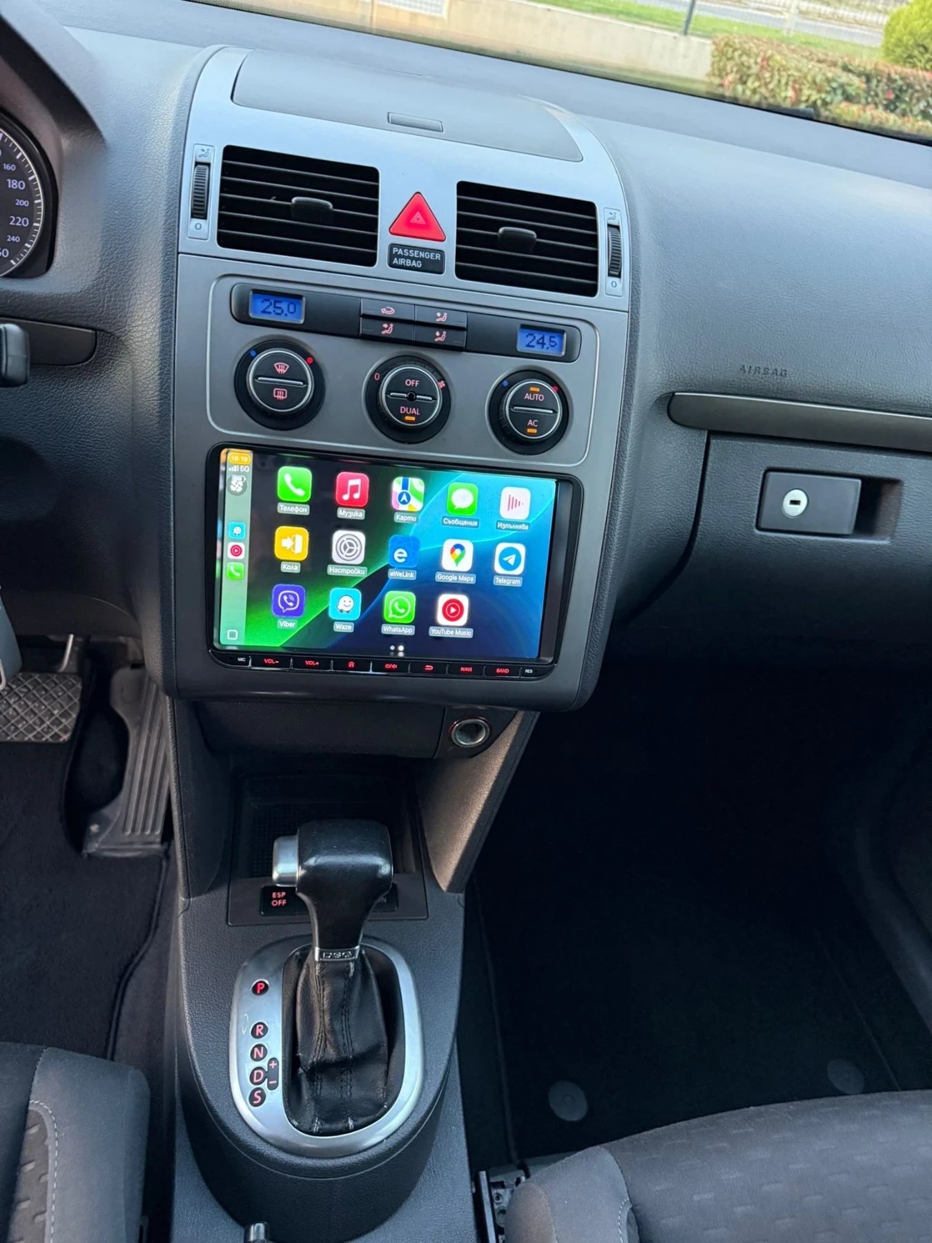 VW Touran 2.0TDI, Автоматик - изображение 9