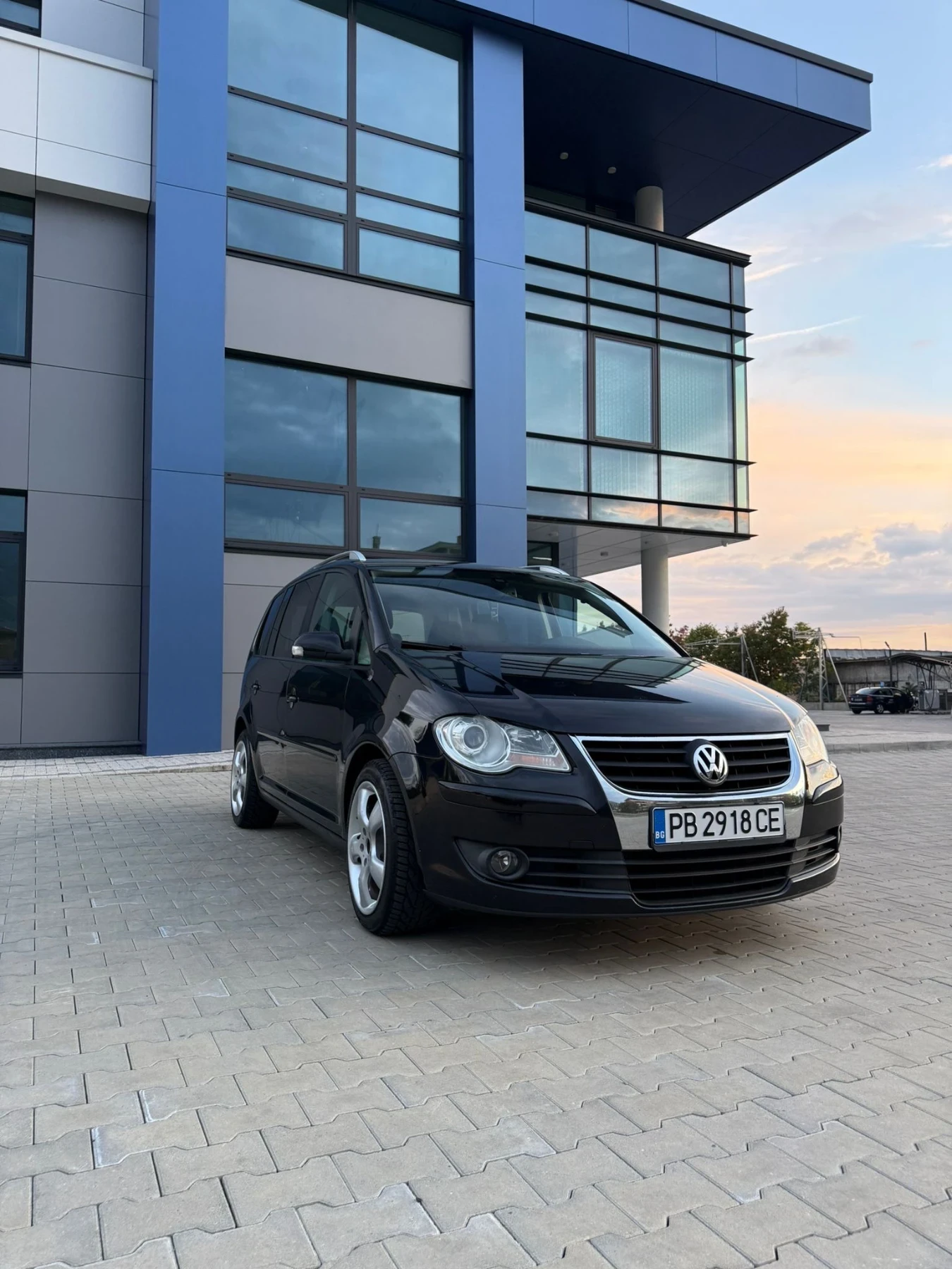 VW Touran 2.0TDI, Автоматик - изображение 3