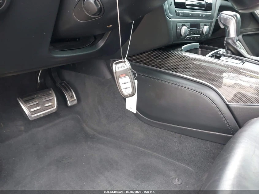 Audi S6 4.0L V-8 DI, DOHC, VVT, TURBO, 450HP All Wheel, снимка 11 - Автомобили и джипове - 53891971