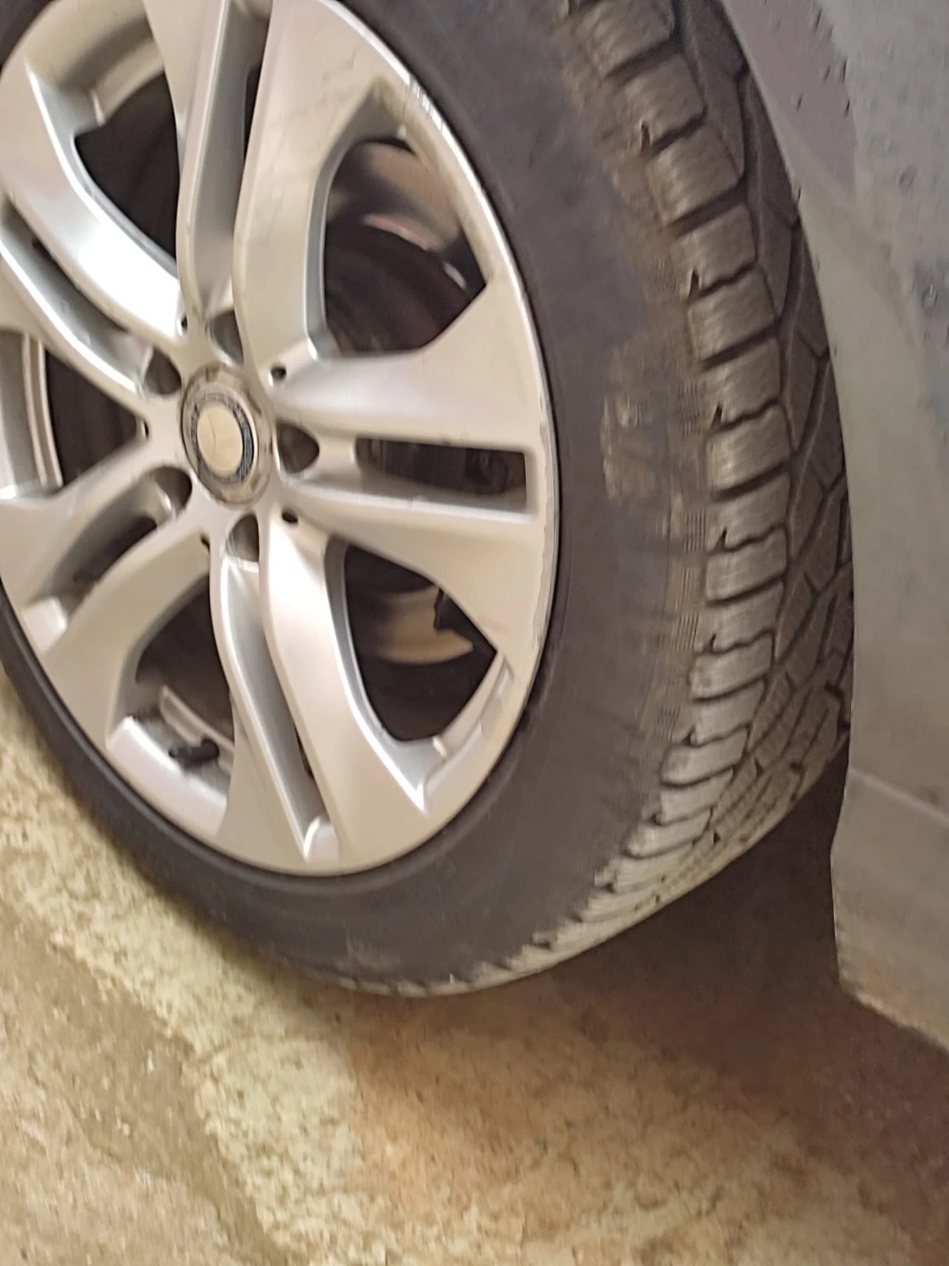 Mercedes-Benz E 220, снимка 5 - Автомобили и джипове - 53924833