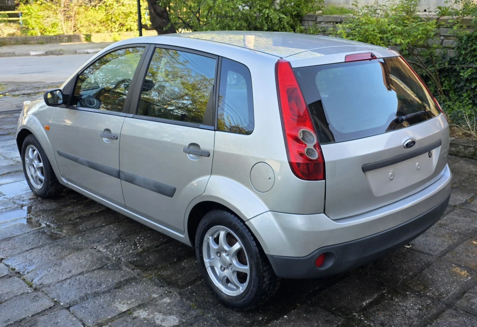 Ford Fiesta 1.3, снимка 4 - Автомобили и джипове - 54416579