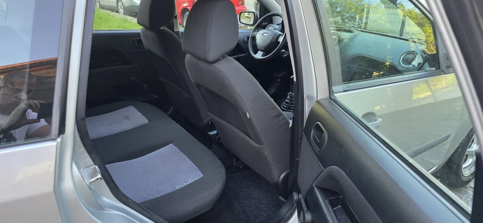 Ford Fiesta 1.3, снимка 8 - Автомобили и джипове - 54416579