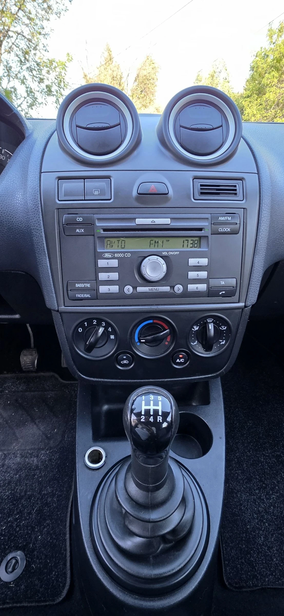 Ford Fiesta 1.3, снимка 11 - Автомобили и джипове - 54416579
