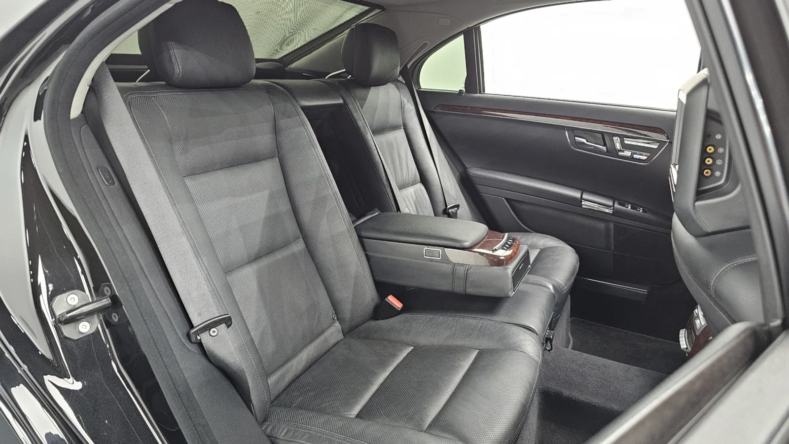Mercedes-Benz S 500 5.5* FULL* TV* КРАЙНА ЦЕНА* АВТОКРЕДИТ* , снимка 10 - Автомобили и джипове - 54946824