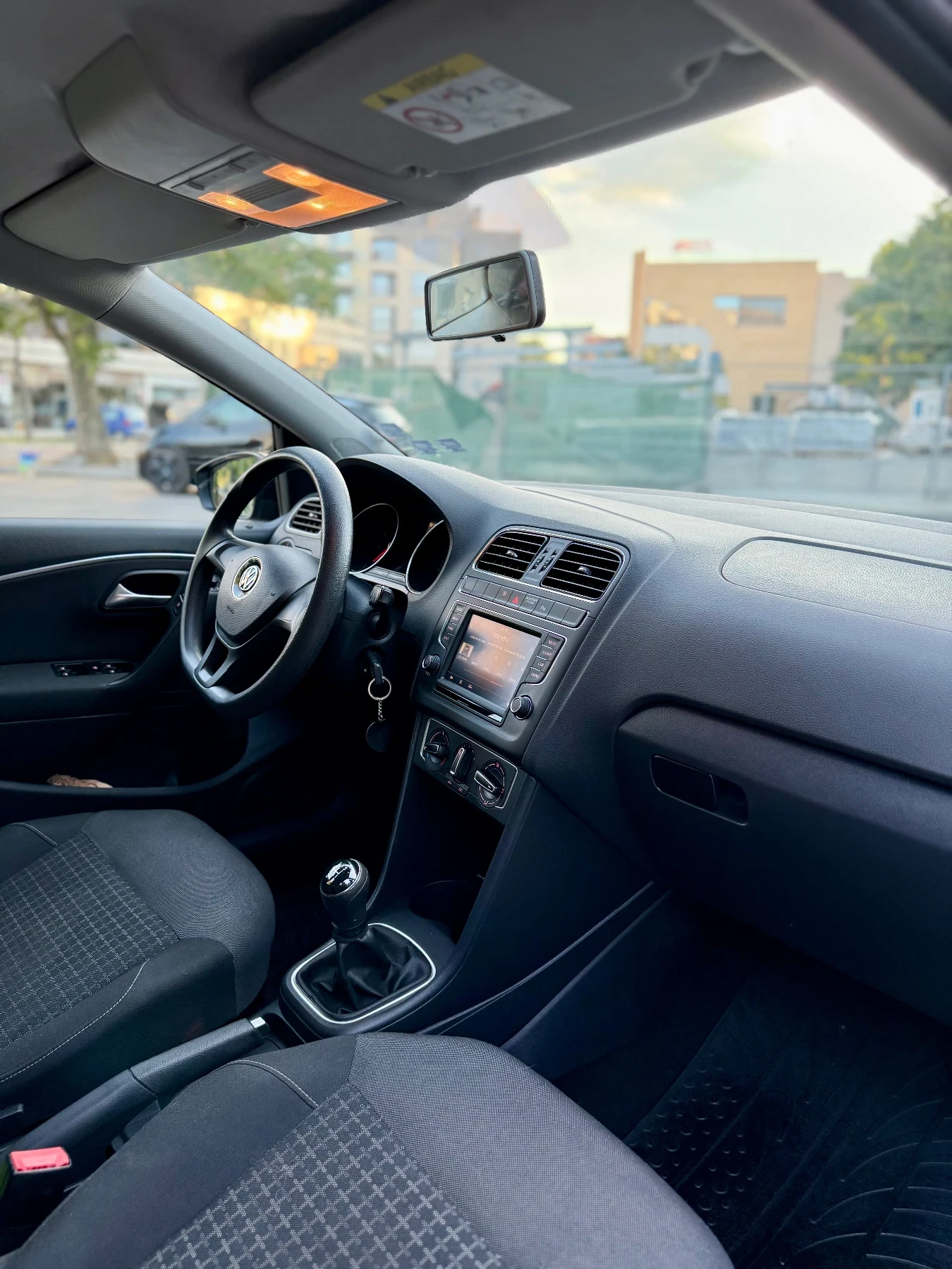 VW Polo Първи собственик   Закупена от VW България, снимка 6 - Автомобили и джипове - 55055403