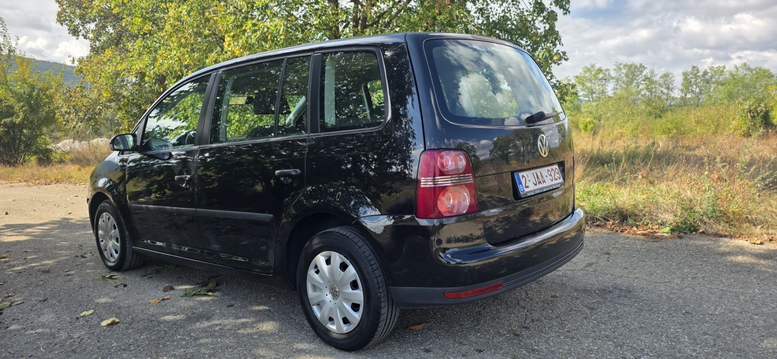 VW Touran 1.9 tdi, снимка 4 - Автомобили и джипове - 56288856
