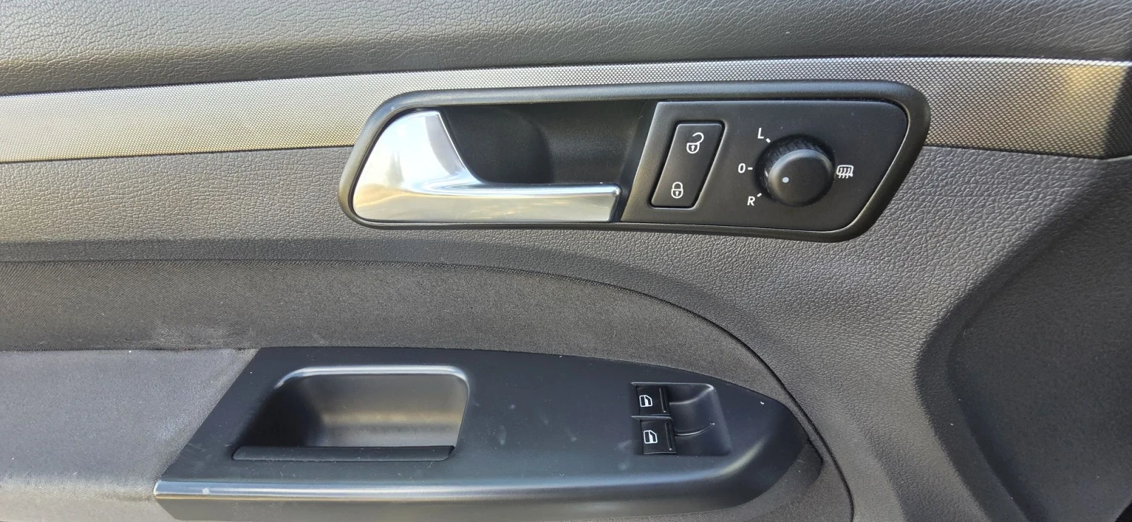 VW Touran 1.9 tdi, снимка 14 - Автомобили и джипове - 56288856