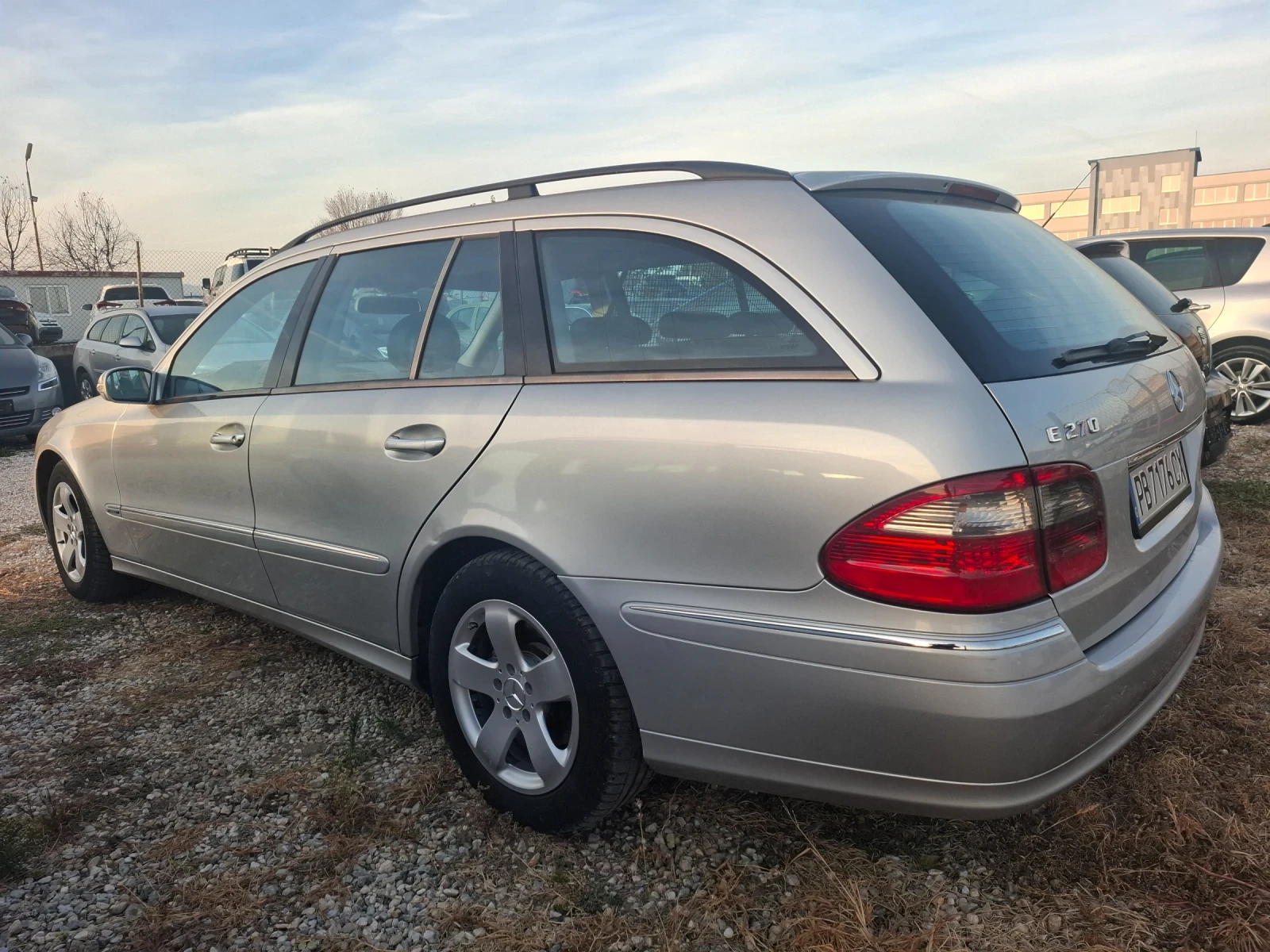 Mercedes-Benz E 270 2.7 CDI, снимка 5 - Автомобили и джипове - 56664864