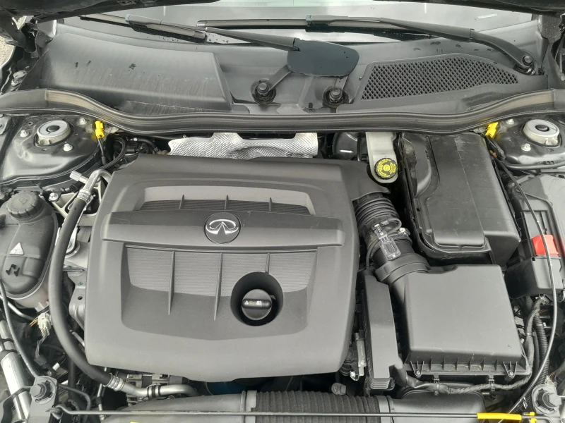 Infiniti Q30 1.5d, снимка 13 - Автомобили и джипове - 47208876