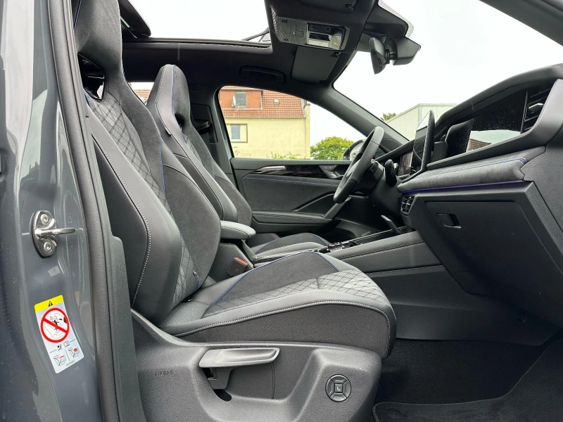 VW Tayron 2.0TDI 4M R Line #PANO #HUD #KeyGo #MASSAGE #iCar_, снимка 14 - Автомобили и джипове - 50074340