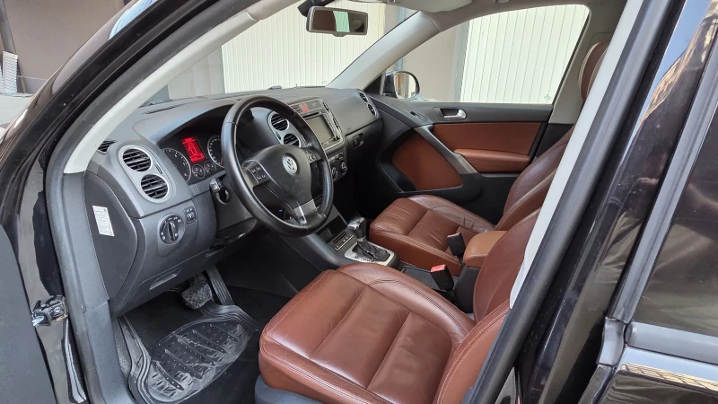 VW Tiguan 2.0TDi DSG, снимка 4 - Автомобили и джипове - 51332675