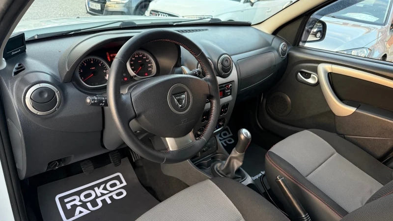Dacia Duster 1.6i\127 378.км.\БЯЛА ПЕРЛА\DELSEY ИЗПЪЛНЕНИЕ , снимка 7 - Автомобили и джипове - 51945624