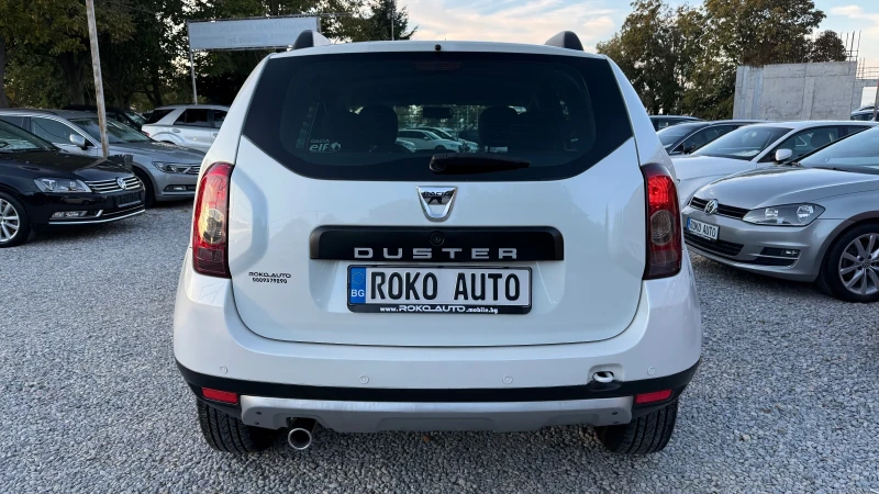 Dacia Duster 1.6i\127 378.км.\БЯЛА ПЕРЛА\DELSEY ИЗПЪЛНЕНИЕ , снимка 5 - Автомобили и джипове - 51945624