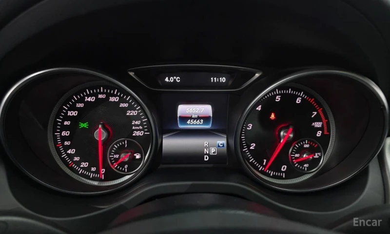 Mercedes-Benz GLA 220, снимка 8 - Автомобили и джипове - 53428714